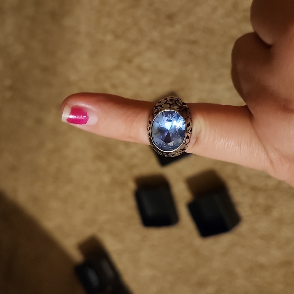 Ring - Picture 2 of 3